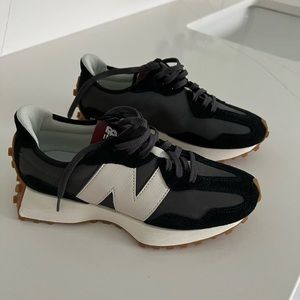 New Balance 327 sneakers - NWOT